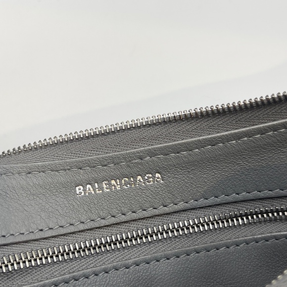 BALENCIAGA Silver Metallic calfskin Leather Mary-Kate Shoulder sling hobo Bag - Picture 3 of 11